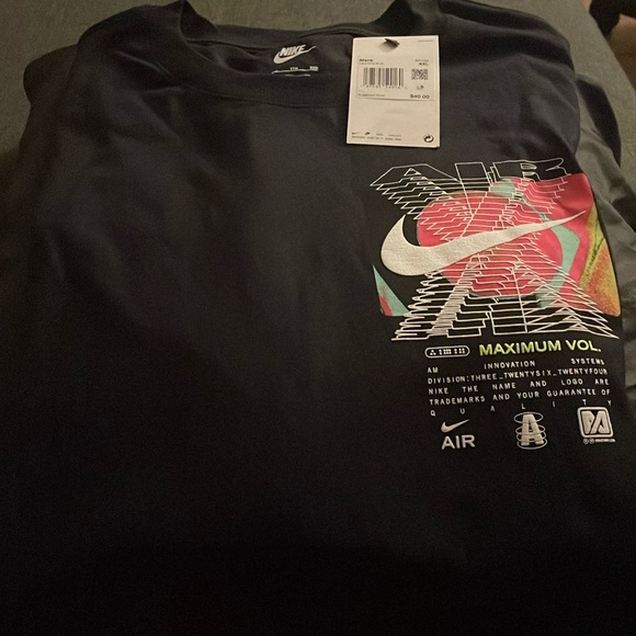 Nike Men's Nike Sportswear Max Volume Graphic T-Shirt (New w/tags) - Picture 5 of 7